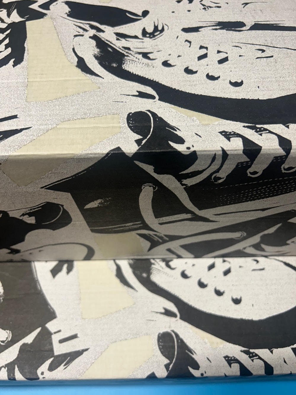 MCQ Swallow Logo Unisex Shoe Label - Black & White & Red - Picture 6 of 6